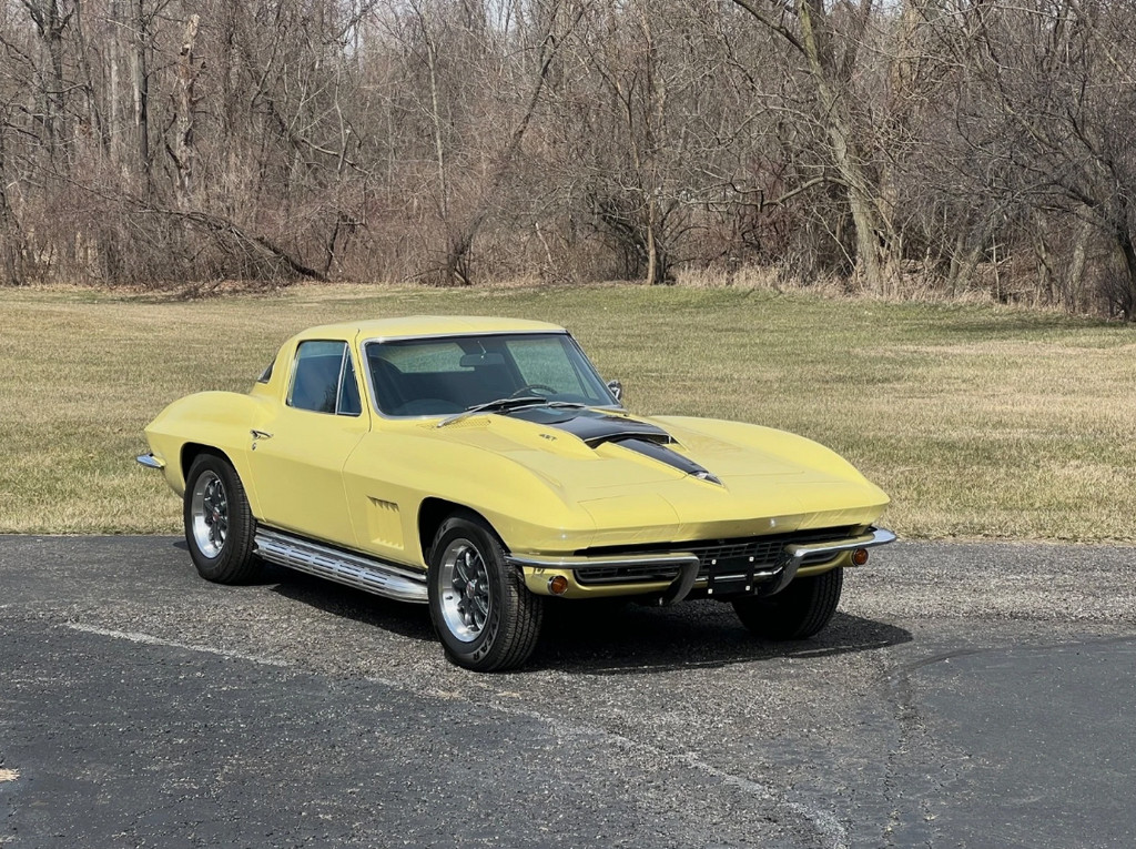 Chevrolet-Corvette-1967-2D-Coupe-Black