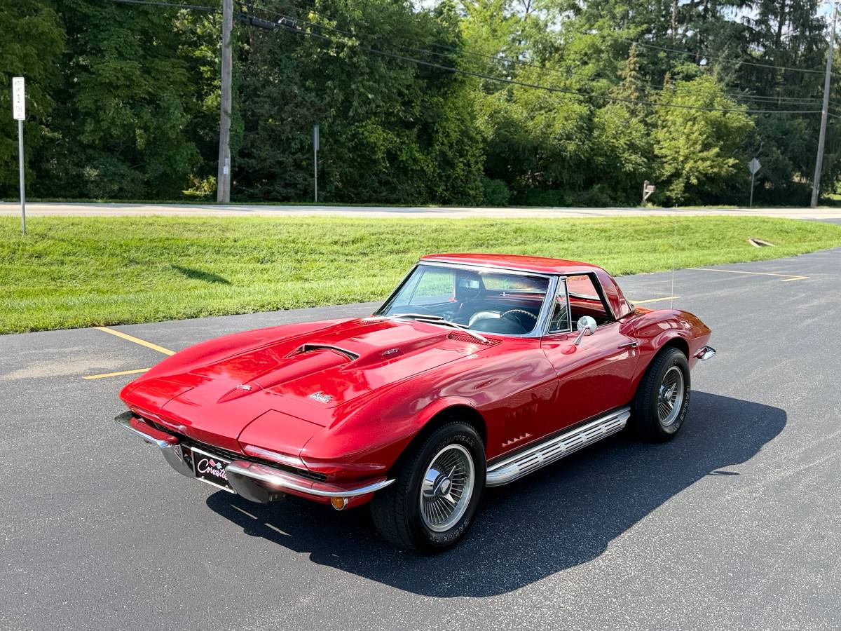 Chevrolet-Corvette-1967-Red