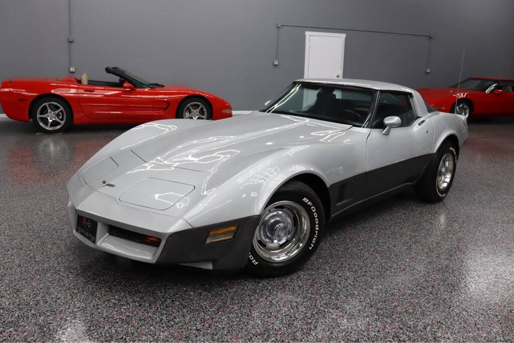 Chevrolet-Corvette-1980-Silver