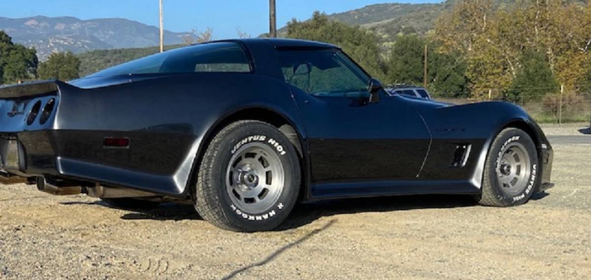 Chevrolet-Corvette-1981-Gray
