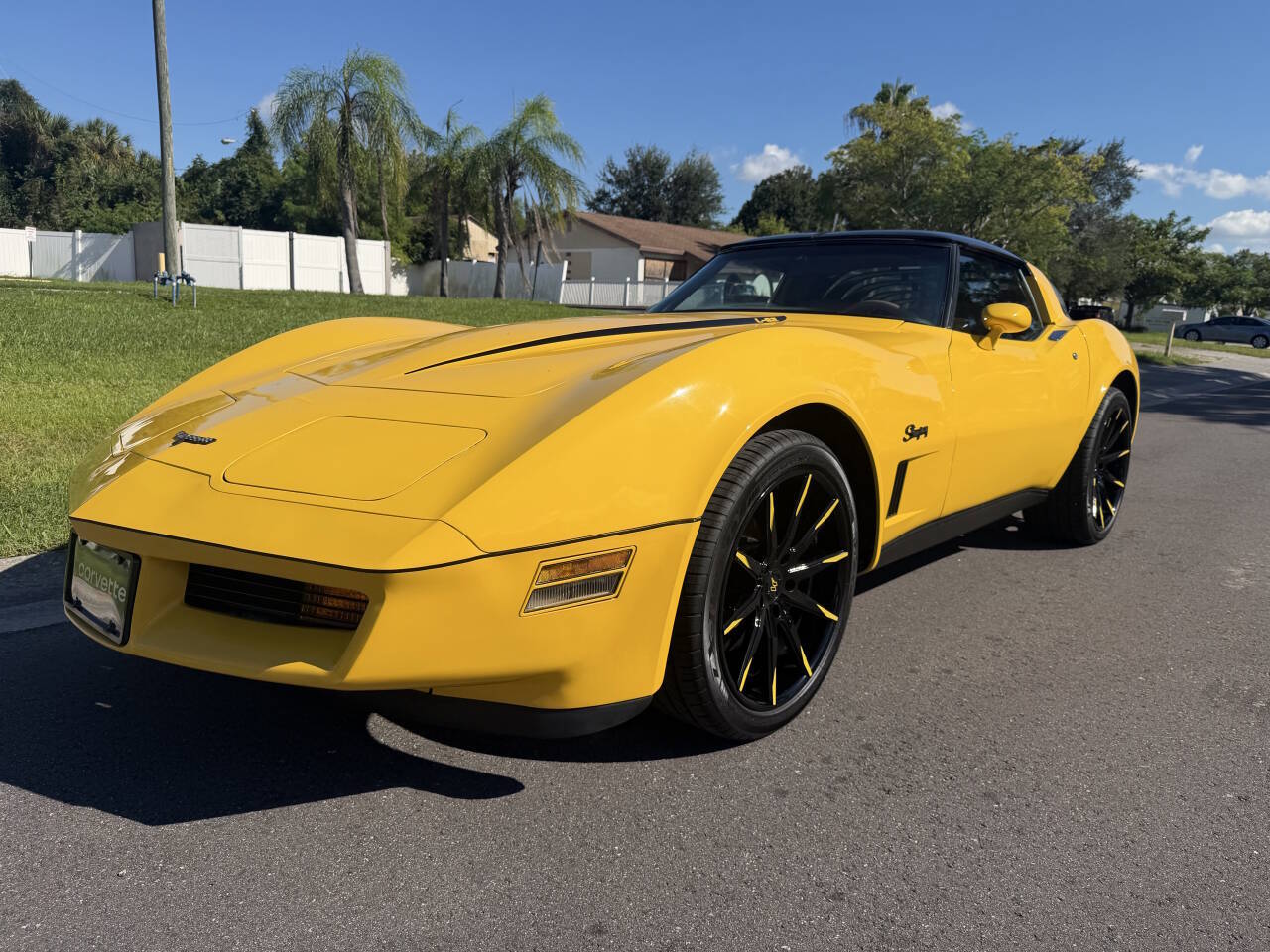 Chevrolet-Corvette-1981-Yellow-Black