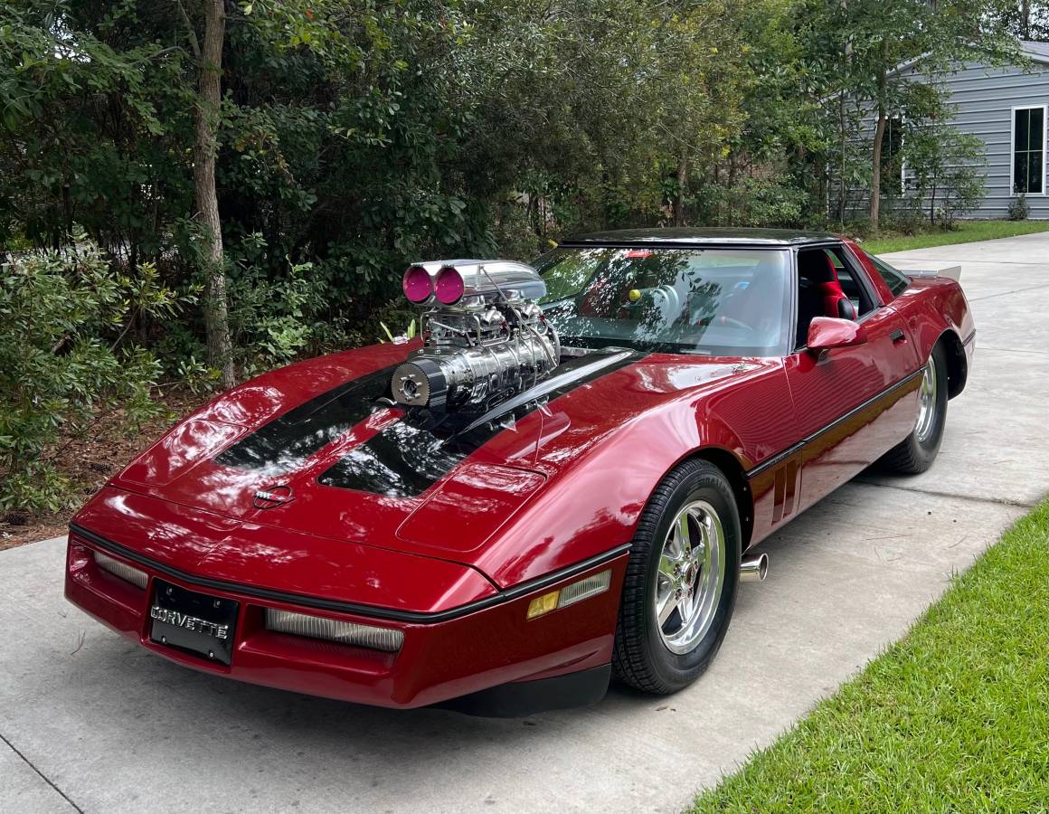 Chevrolet-Corvette-1985-Red