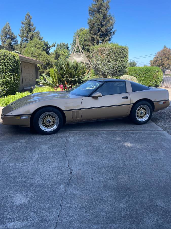 Chevrolet-Corvette-1985-custom