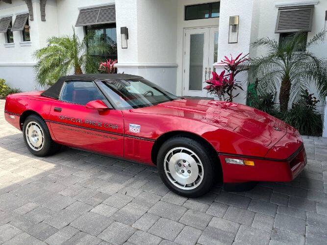 Chevrolet-Corvette-1986-Bright-Red