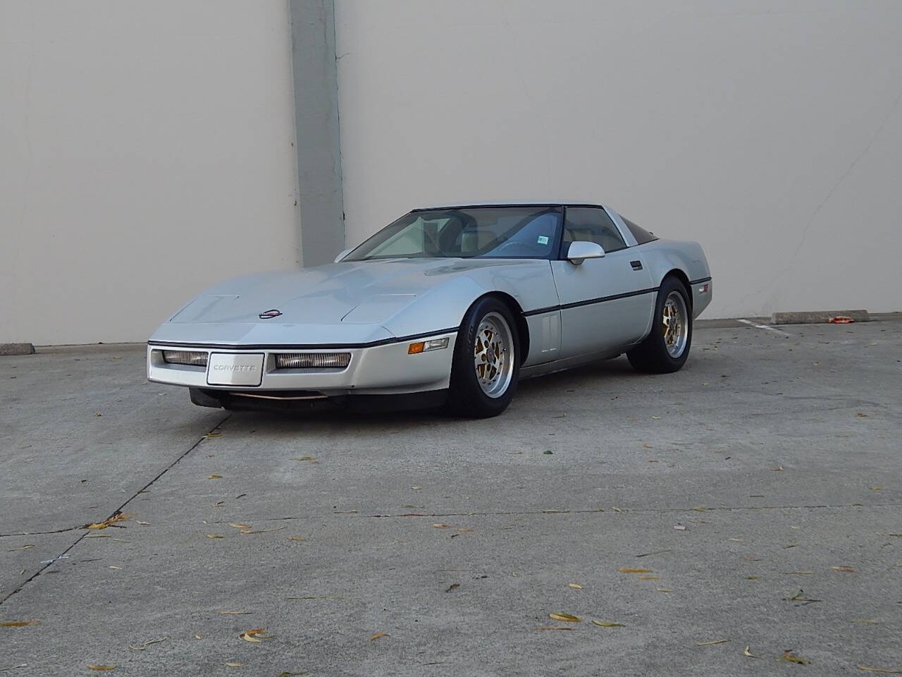 Chevrolet-Corvette-1987-Silver