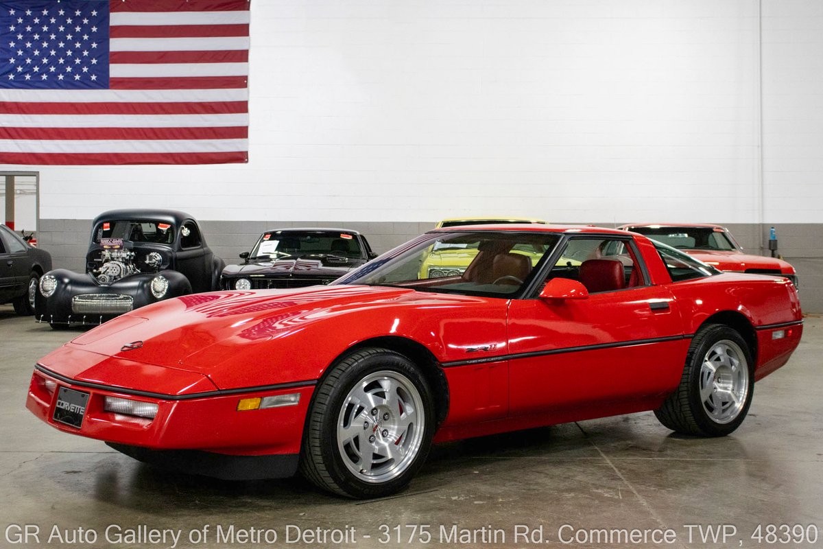 Chevrolet-Corvette-1990-Hatchback-Red