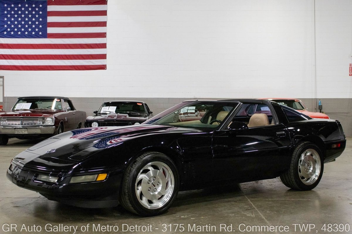 Chevrolet-Corvette-1996-Hatchback-Tan