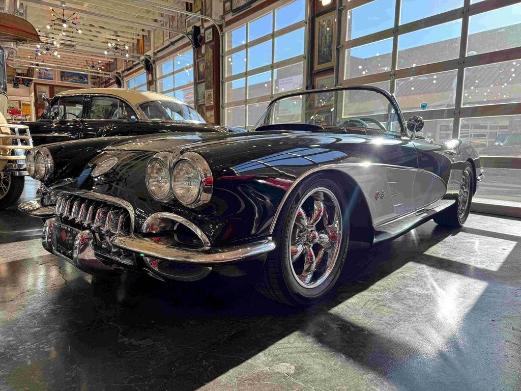 Chevrolet-Corvette-restomod-1958-Black