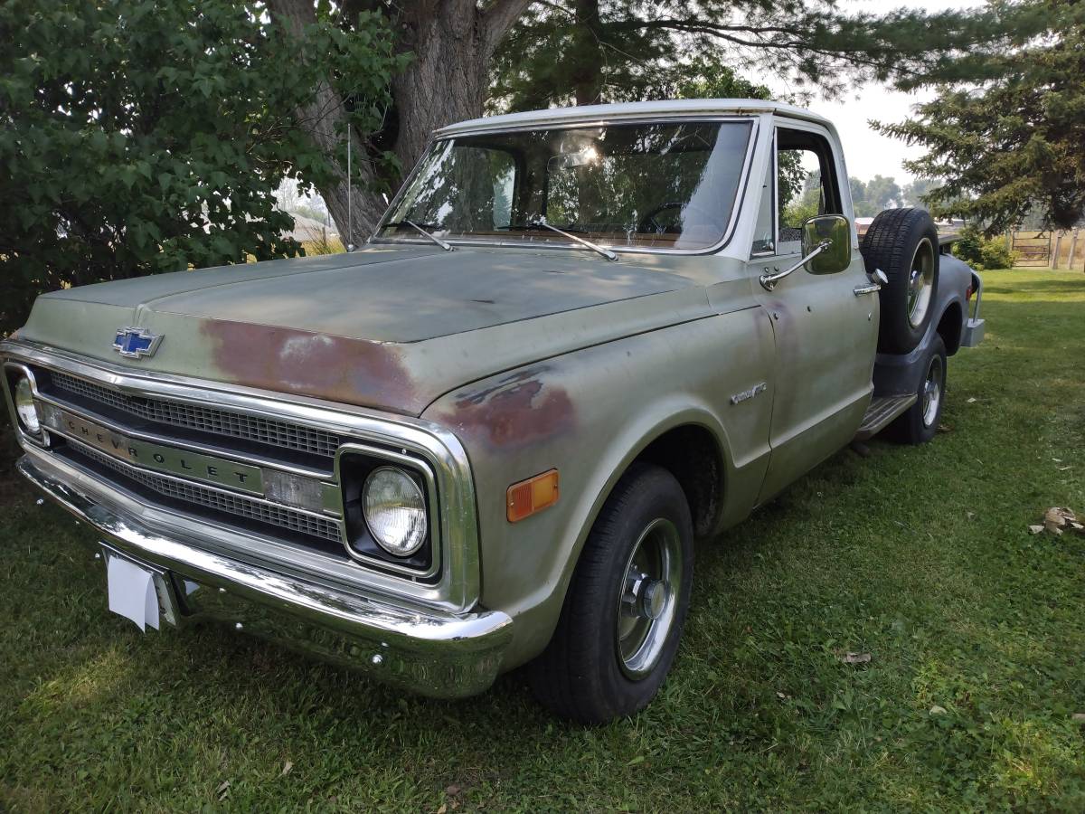Chevrolet-Custom-c10-1969-Green