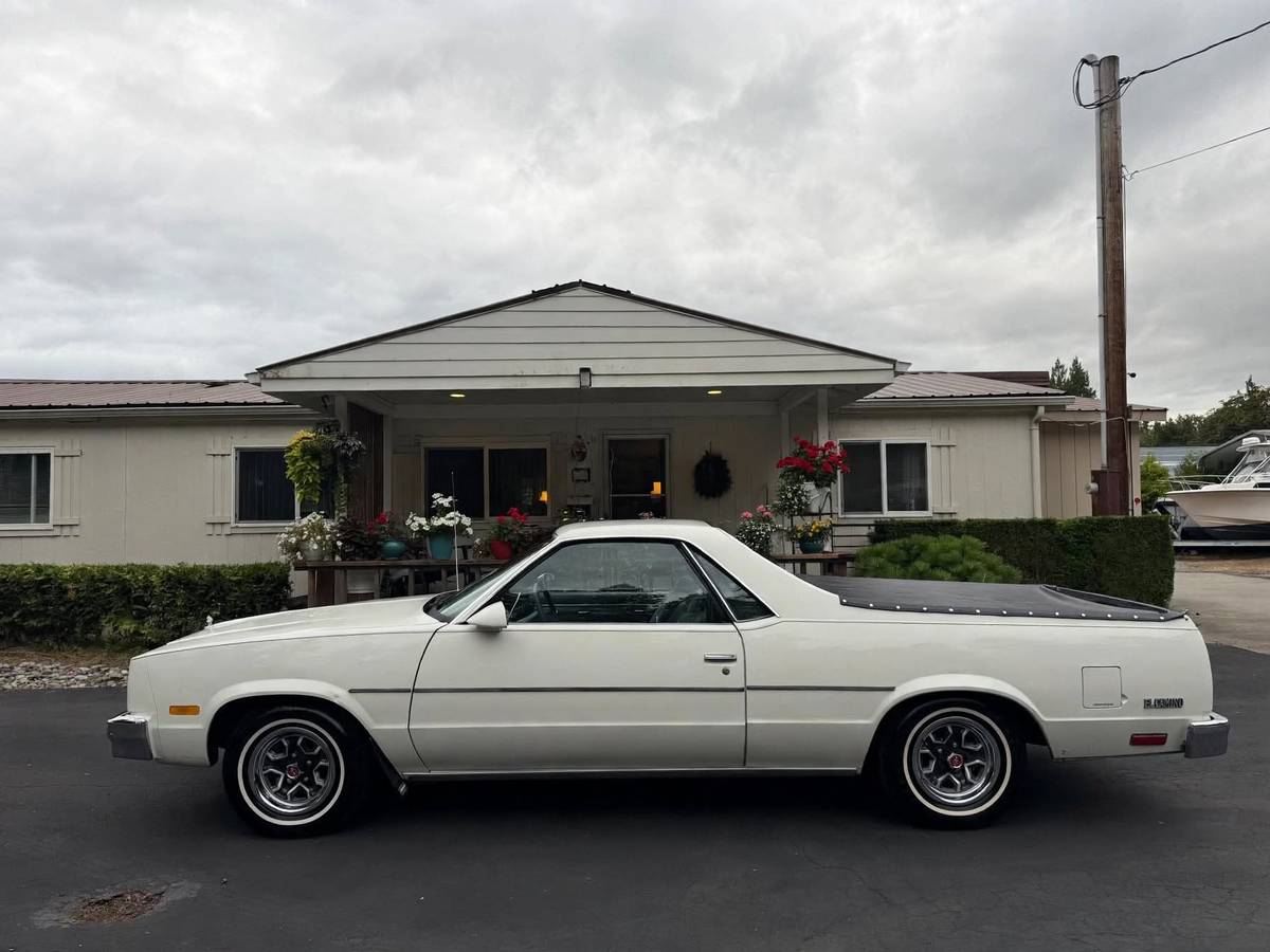Chevrolet-El-camino-1987-White