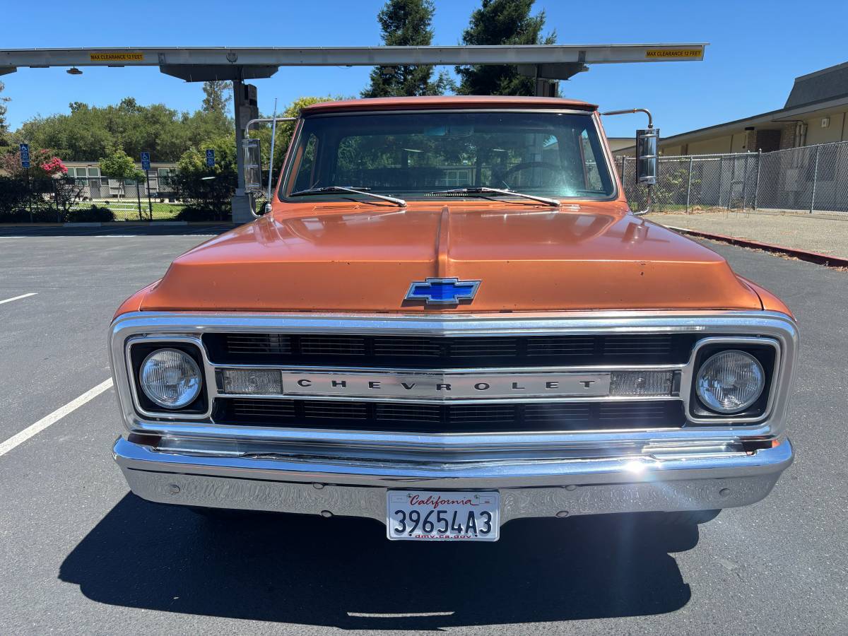 Chevrolet-G-20-1970-Orange