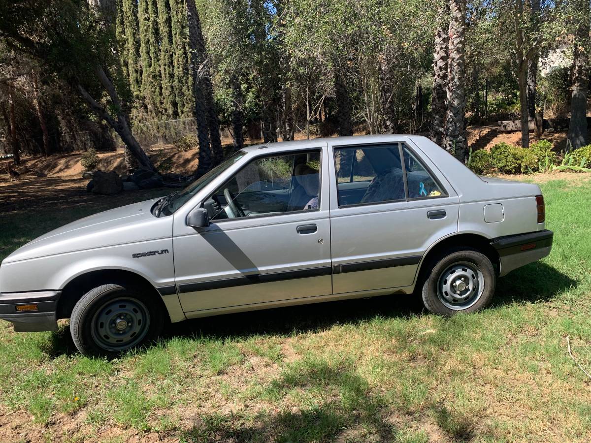 Chevrolet-Geo-spectrum-series-77-1986-Silver