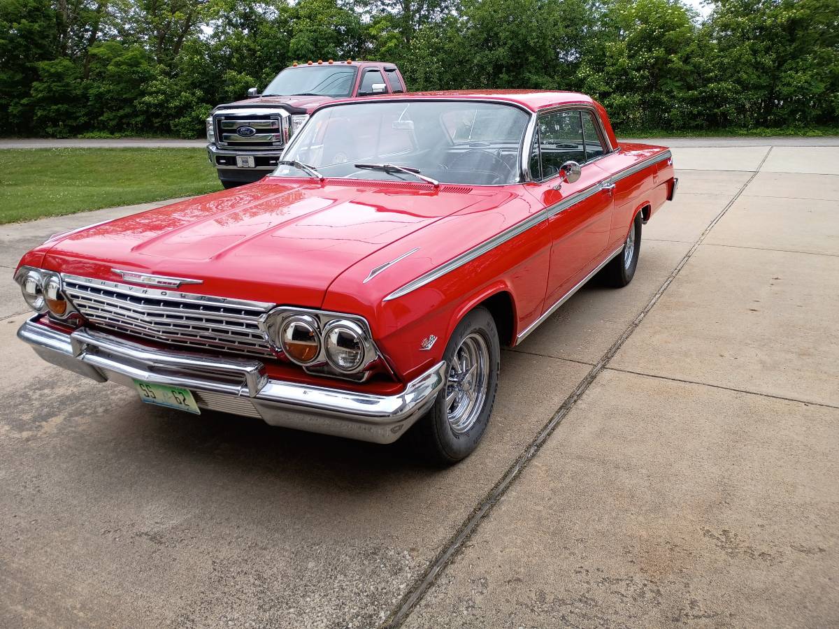 Chevrolet-Impala-1962-Red