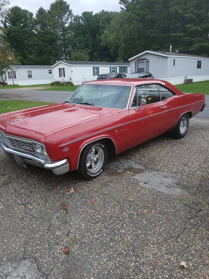 Chevrolet-Impala-1966-Red