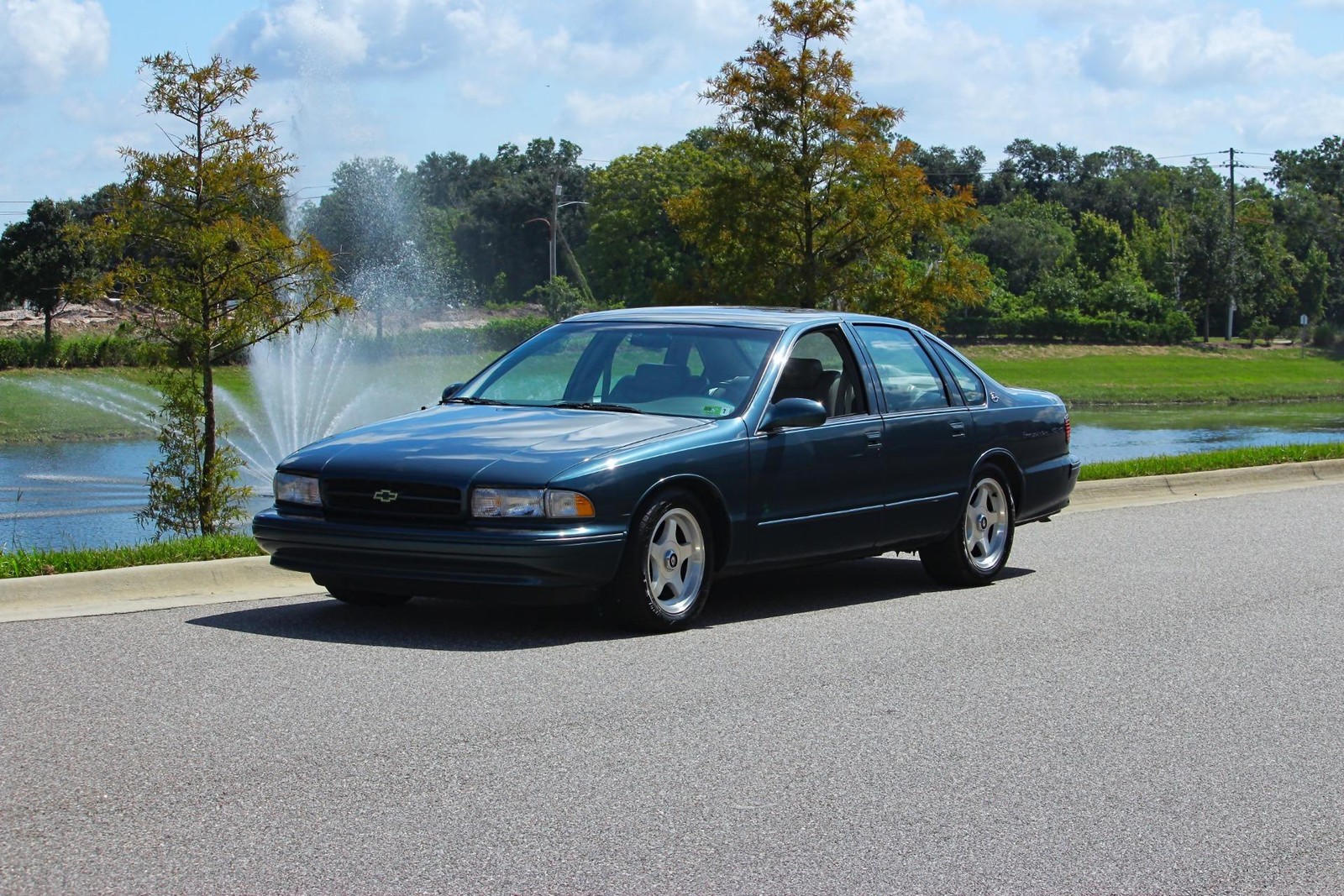 Chevrolet-Impala-1996-Sedan-Gray