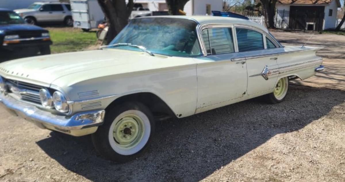 Chevrolet-Impala-4-door-1960-White