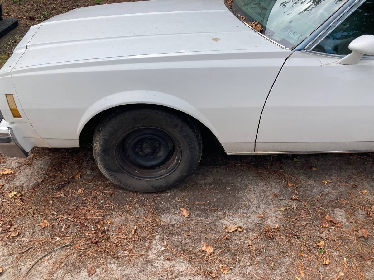 Chevrolet-Impala-landua-1978-White