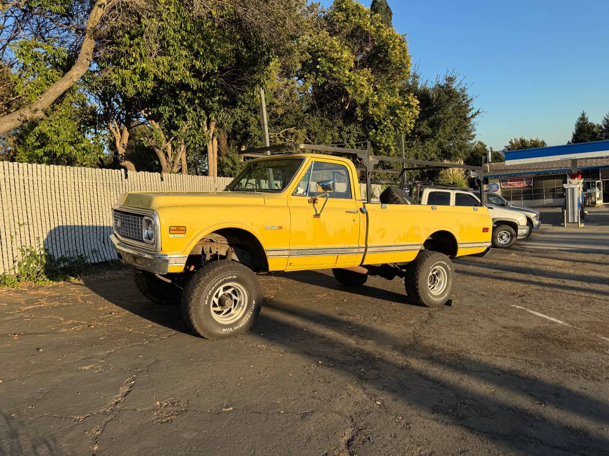 Chevrolet-K10-1971-Yellow
