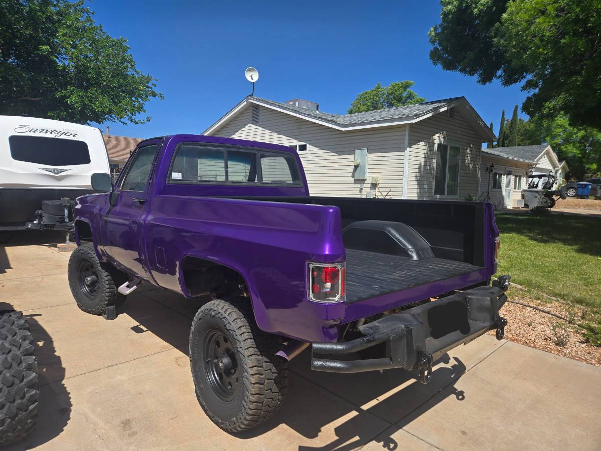 Chevrolet-K10-1986-Purple