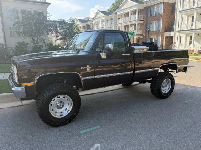 Chevrolet-K1500-1985-Brown-Tan