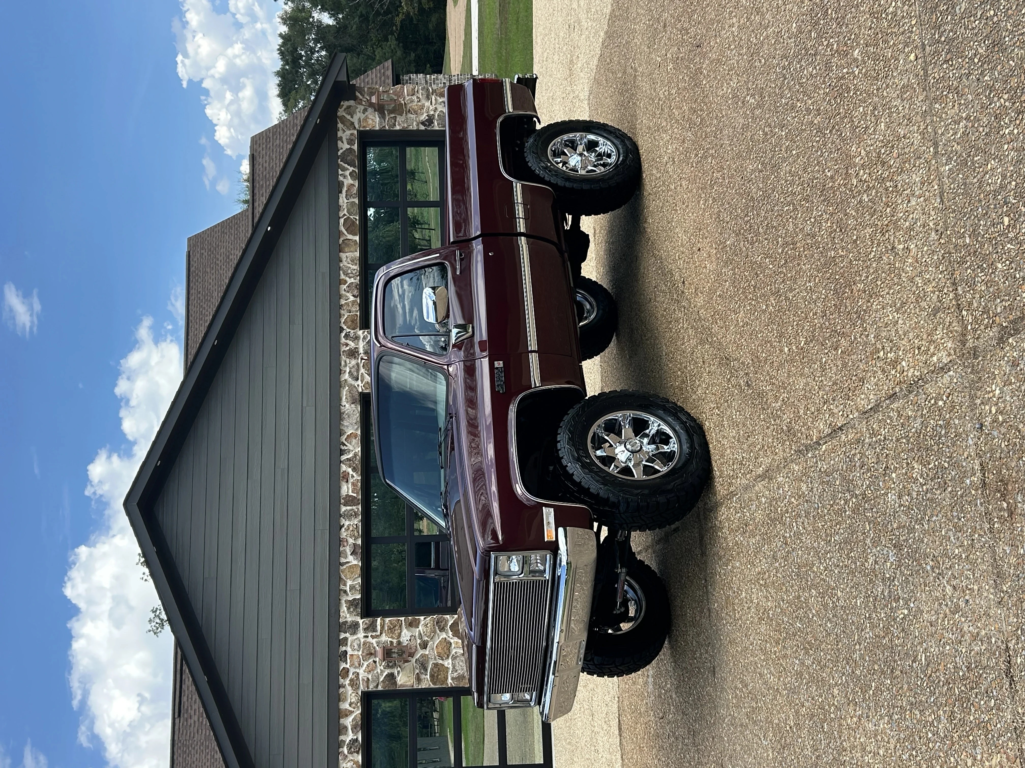 Chevrolet-K1500-1986-Burgundy-Gray