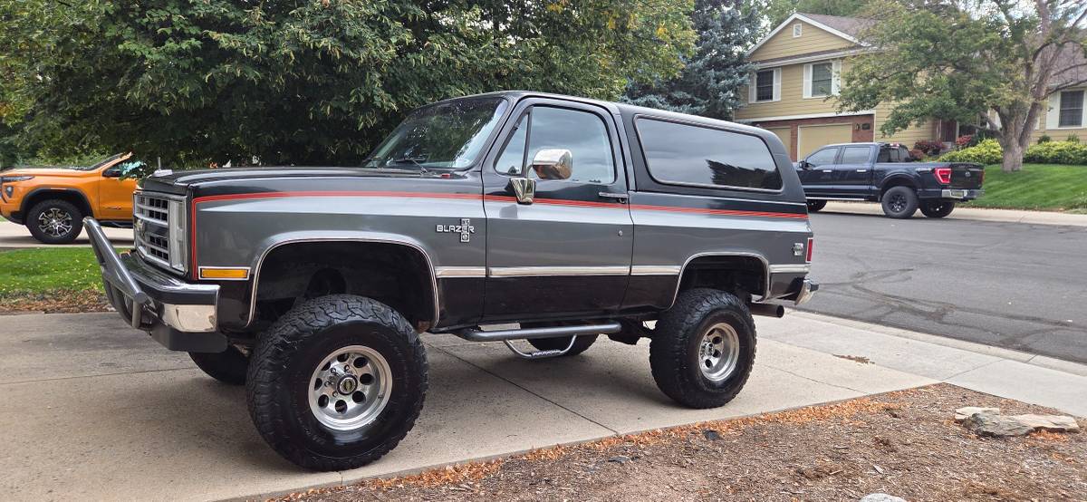 Chevrolet-K5-blazer-1987-Black