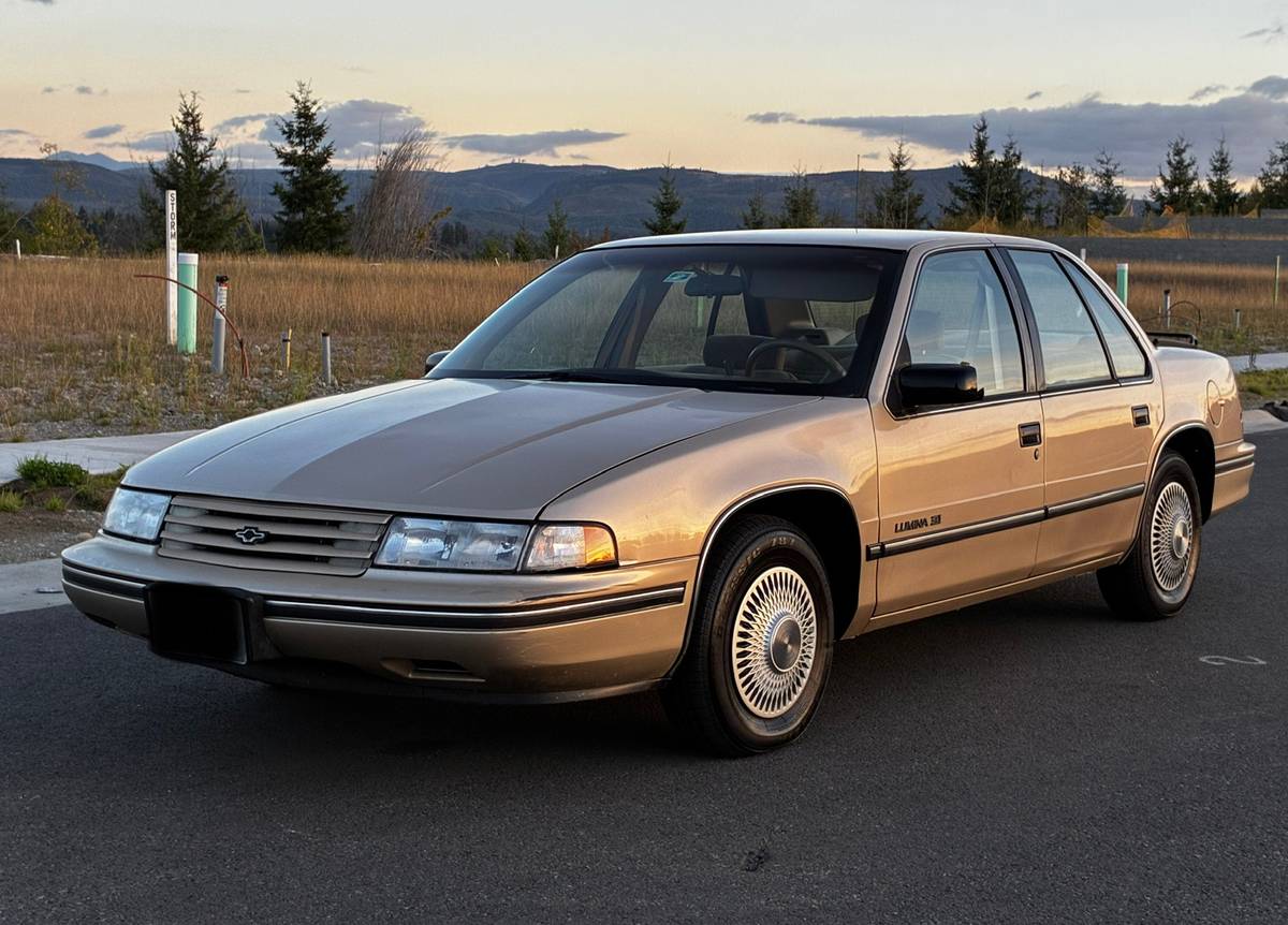 Chevrolet-Lumina-1992