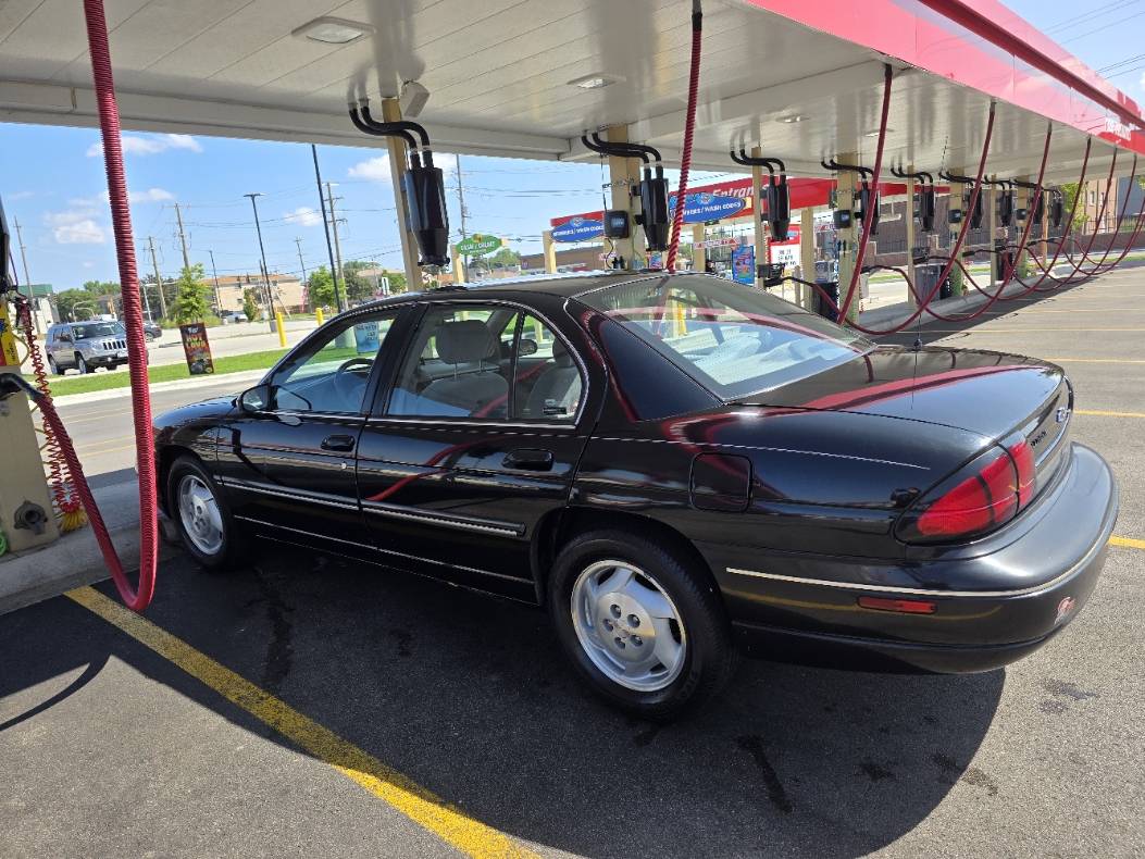 Chevrolet-Lumina-1996-Black