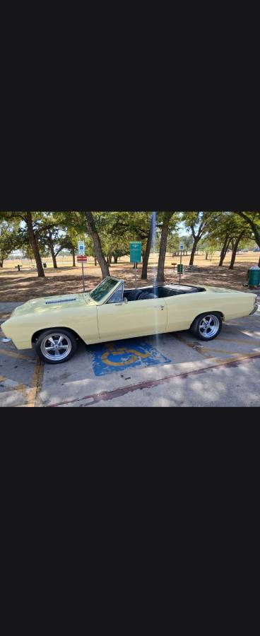 Chevrolet-Malibu-1967-Yellow