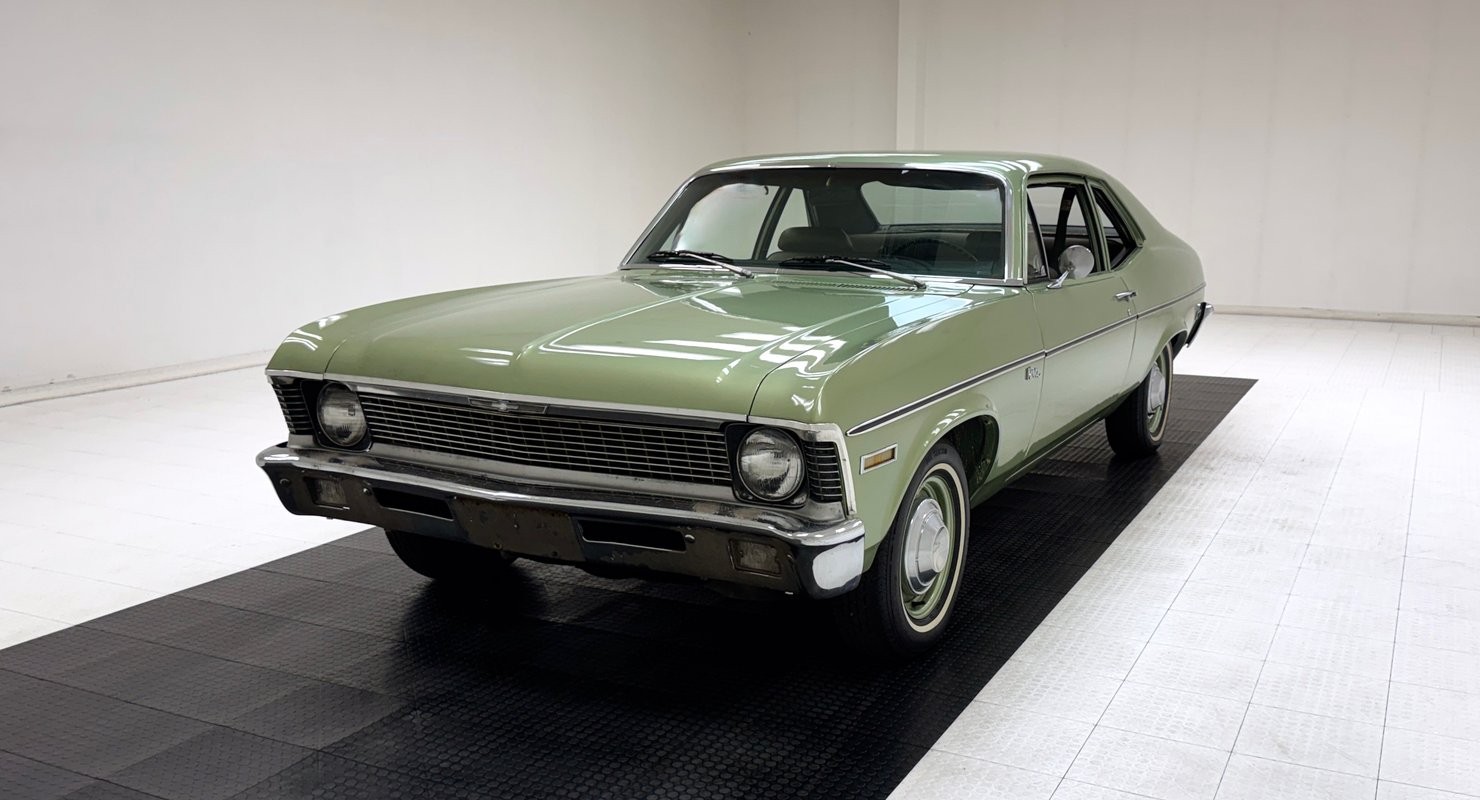 Chevrolet-Nova-1970-Sedan-Dark-Green