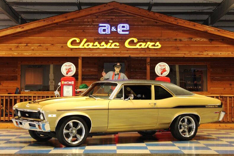 Chevrolet-Nova-1972-Gold-Black-Black