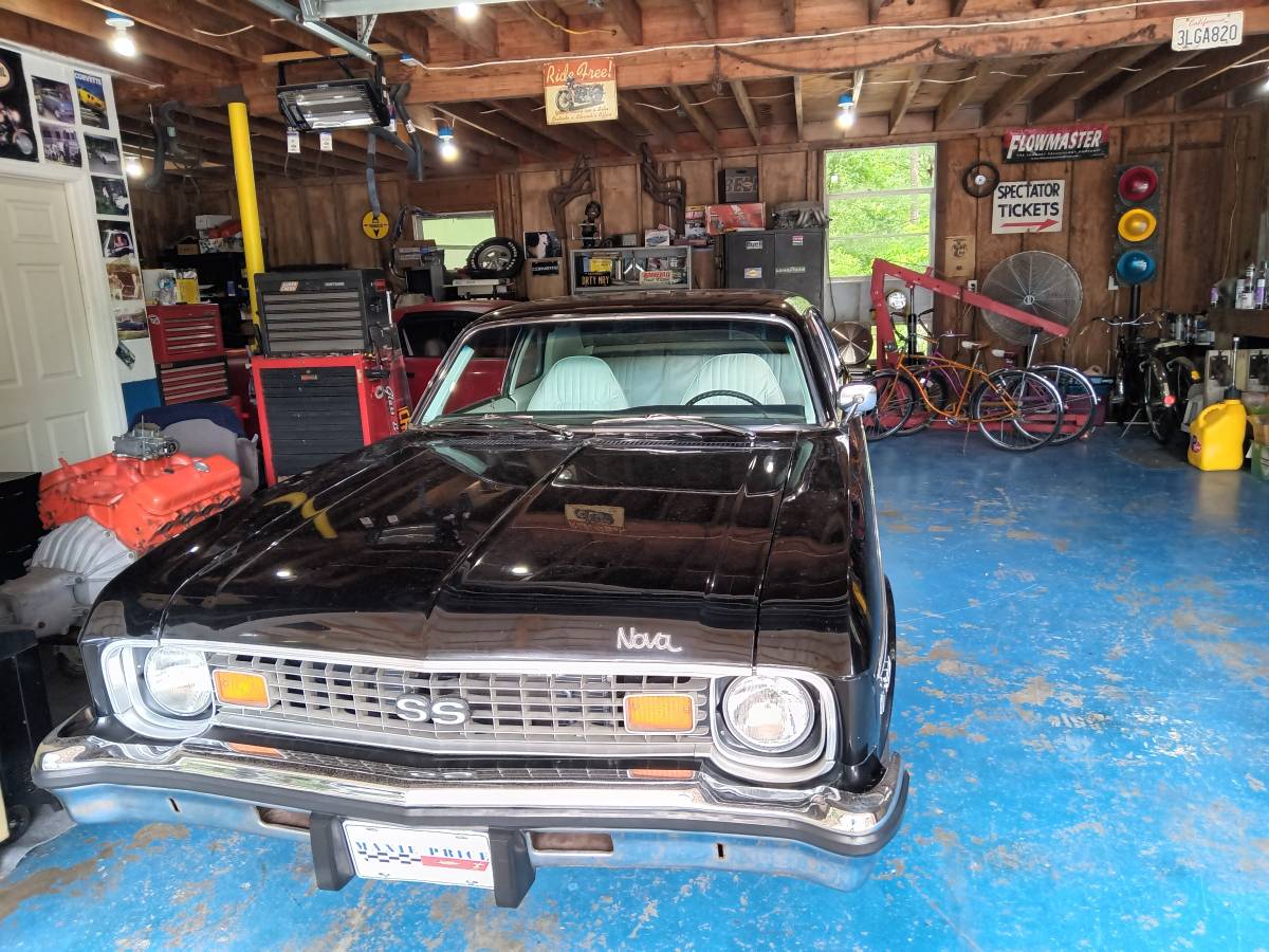 Chevrolet-Nova-1974-Black