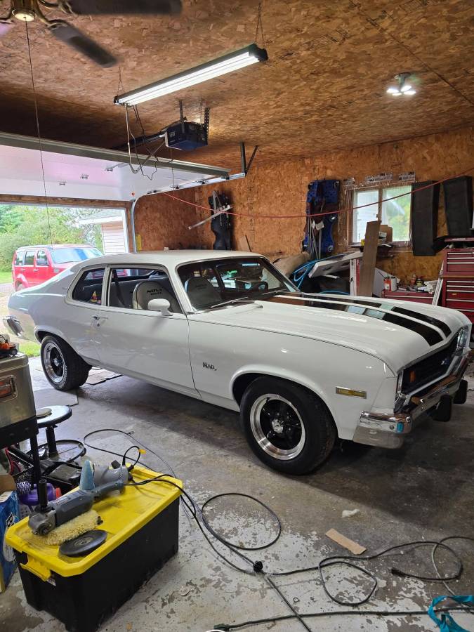 Chevrolet-Nova-hatchback-1974-White