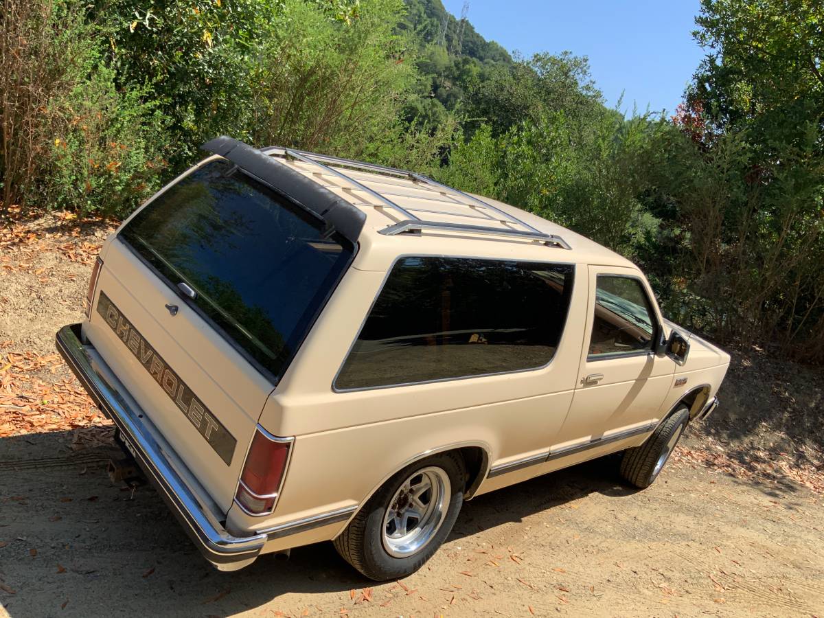 Chevrolet-S10-blazer-1989-Yellow