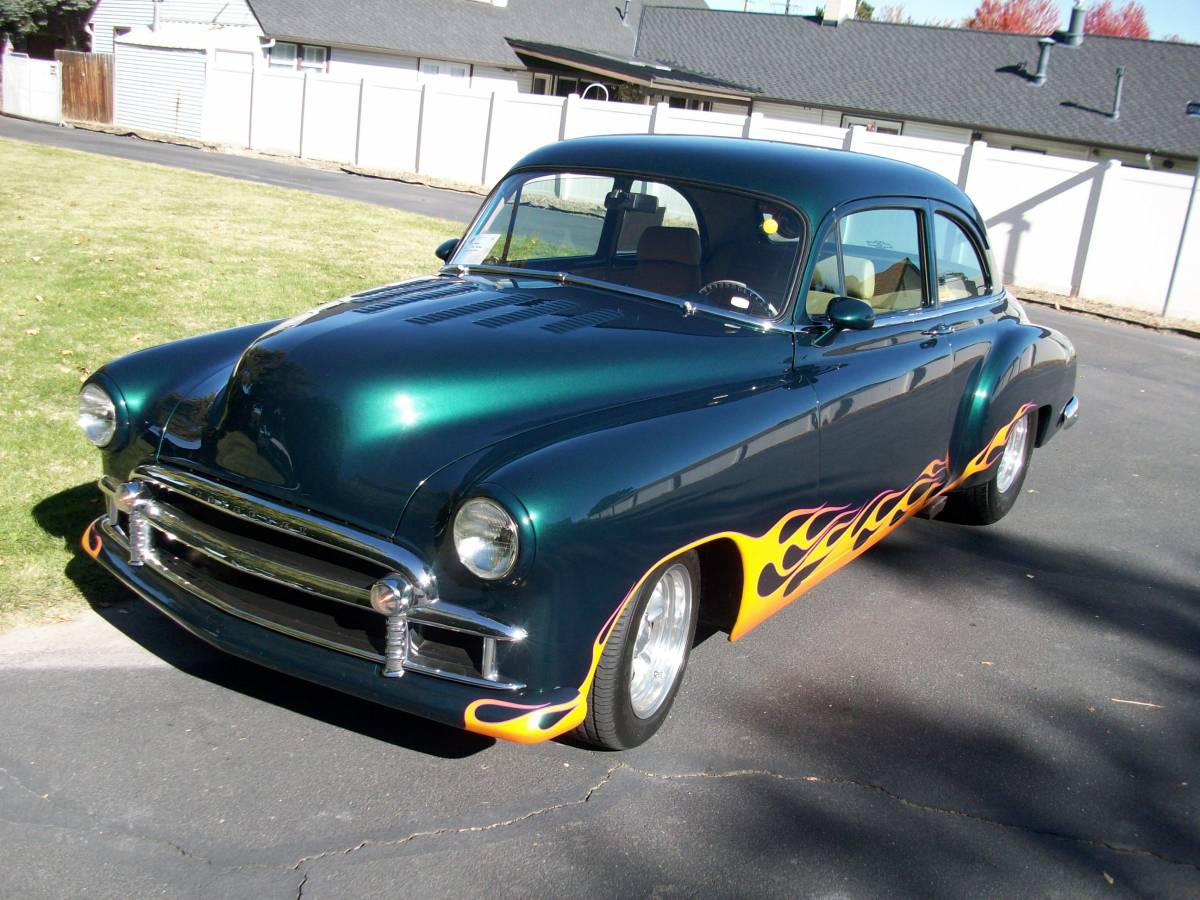 Chevrolet-Sedan-1949-Green