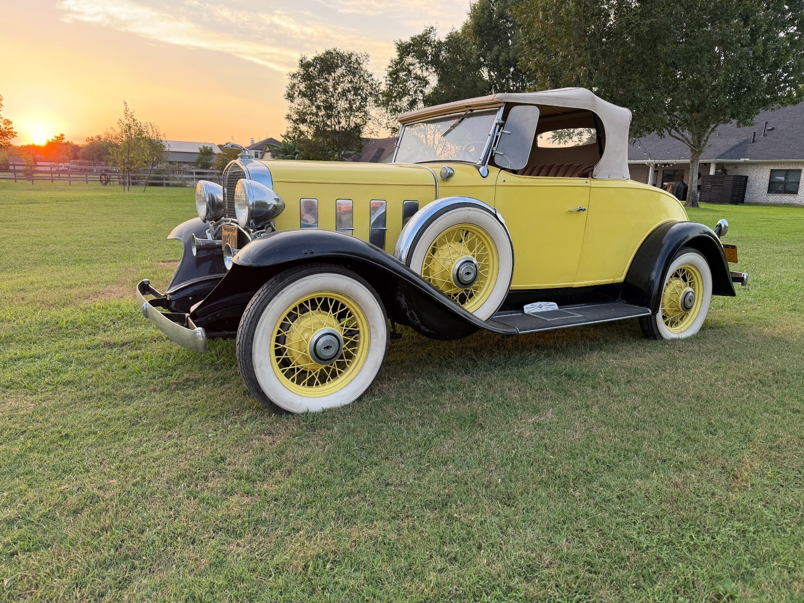 Chevrolet-Series-BA-Confederate-Deluxe-Sport-Roadster-1932-Convertible