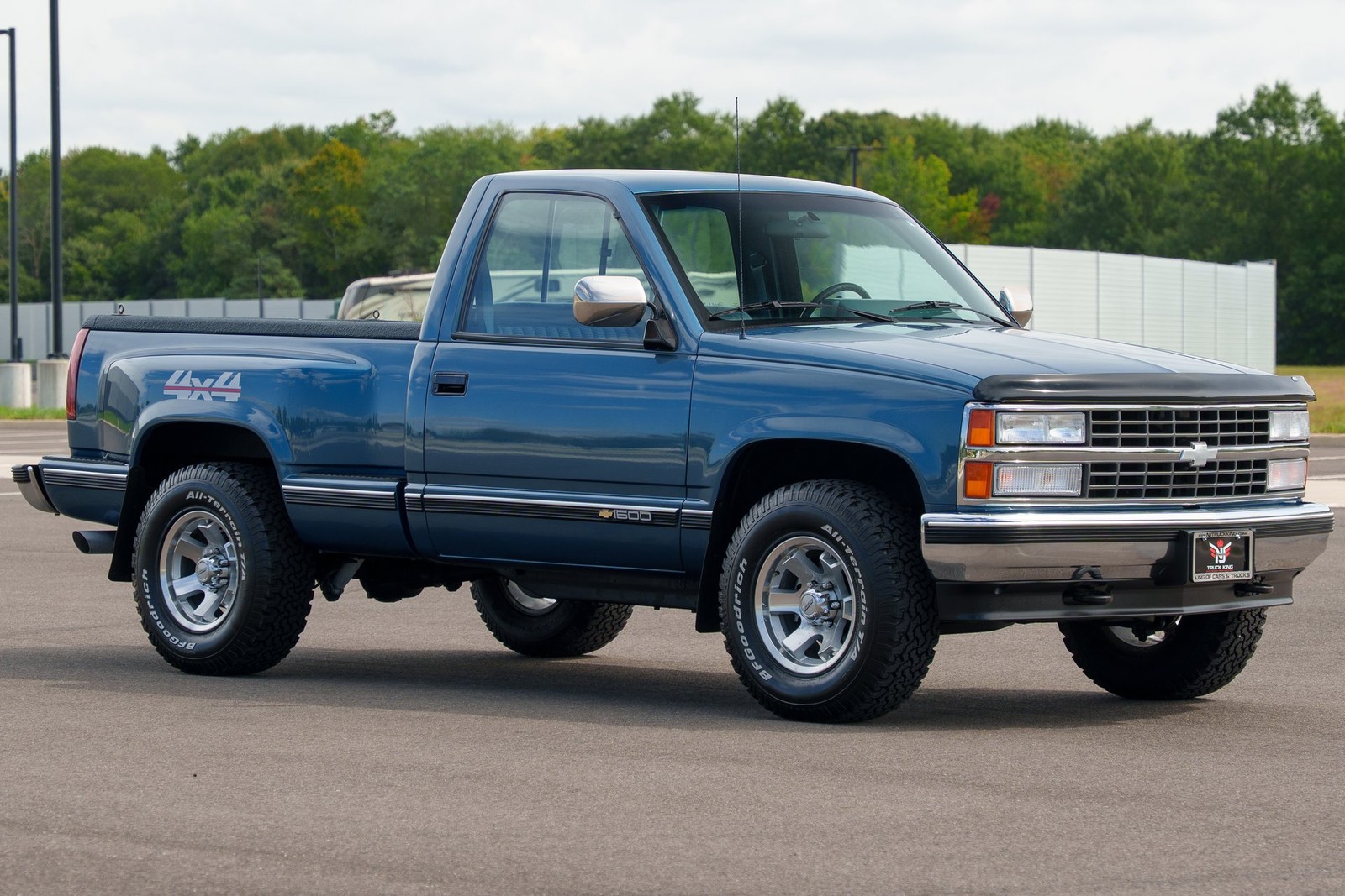 Chevrolet-Silverado-1500-1990-Pickup-Truck-Blue