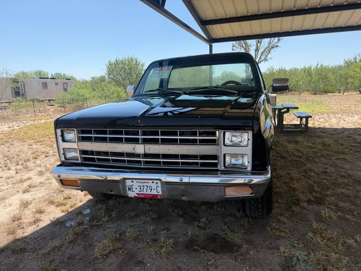 Chevrolet-Silverado-1982-Black