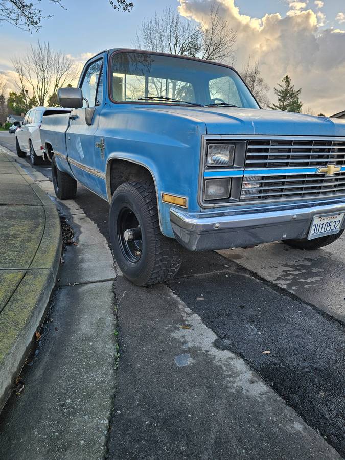 Chevrolet-Silverado-1984-Blue