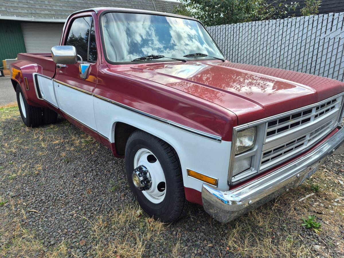Chevrolet-Silverado-1984-Red