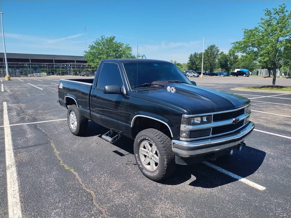 Chevrolet-Silverado-1996