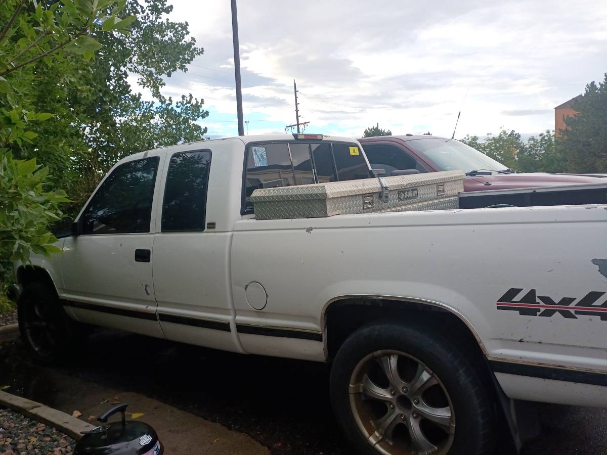 Chevrolet-Silverado-1996