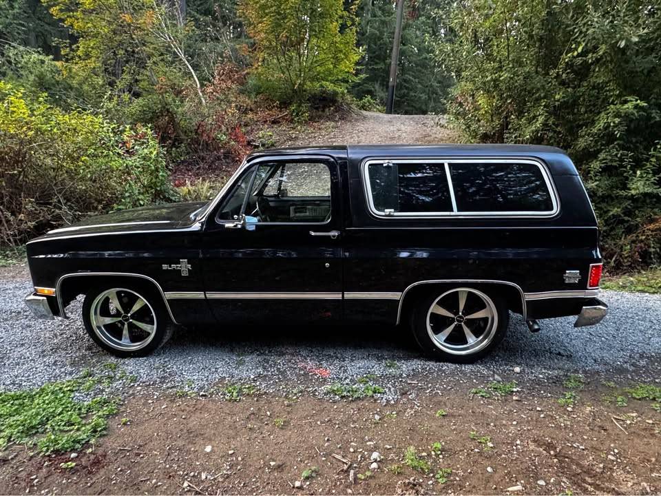 Chevrolet-Silverado-blazer-1982-Black