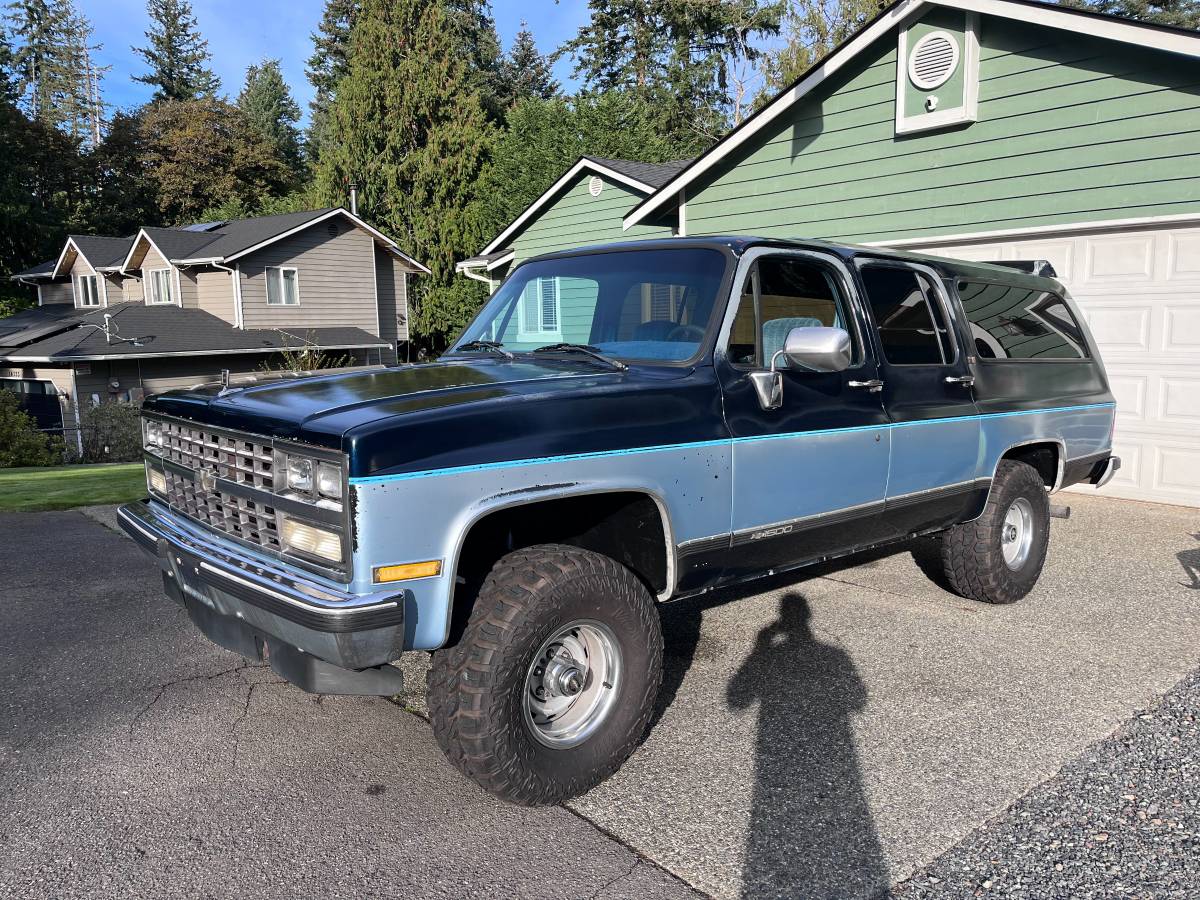 Chevrolet-Suburban-1990-Blue