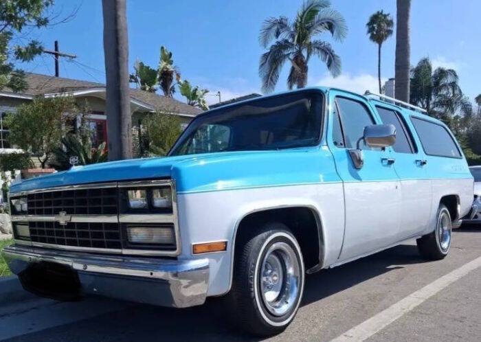 Chevrolet-Suburban-1990-BlueWhite-Blue