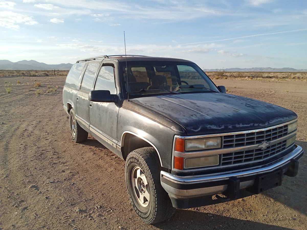Chevrolet-Suburban-1993-Black