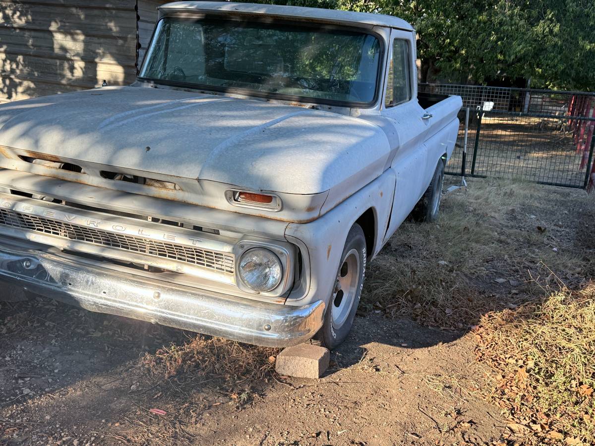 Chevrolet-Truck-1966-Silver