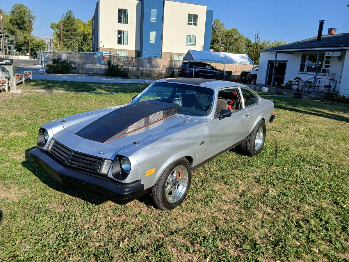 Chevrolet-Vega-1974-Silver