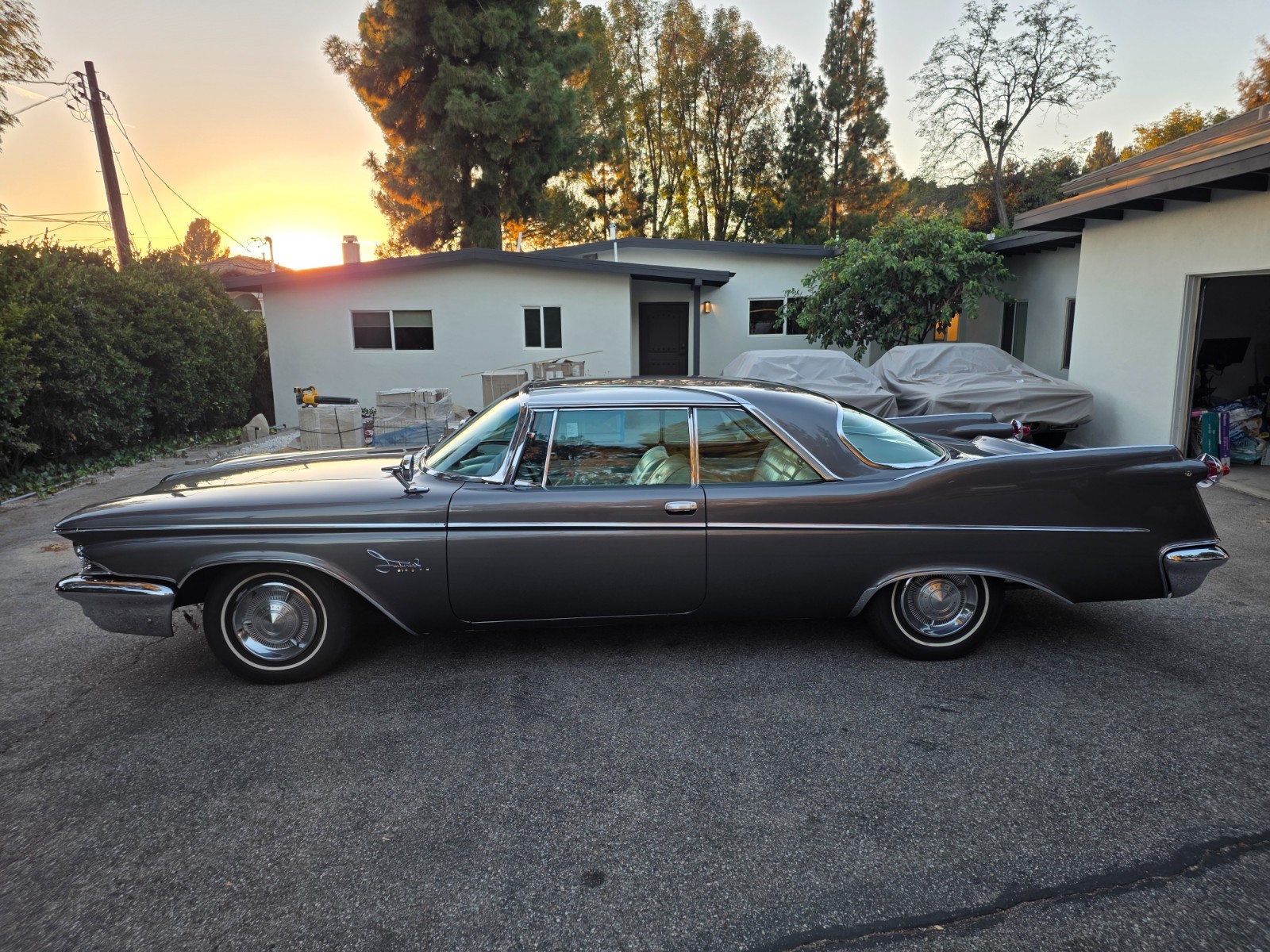 Chrysler-Crown-Imperial-1960-Coupe-White