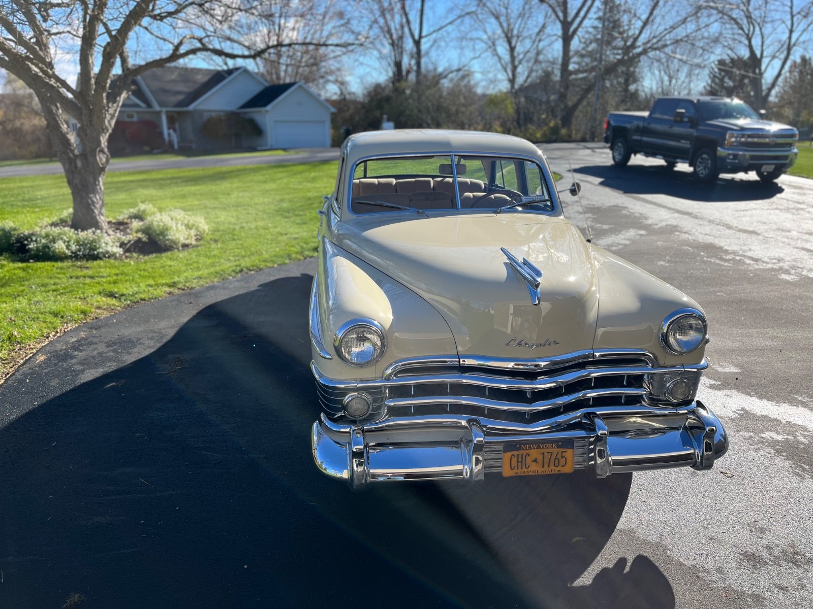 Chrysler-Imperial-1950-Sedan-Tan